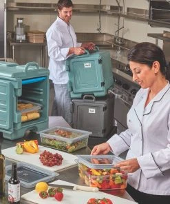 Cambro ULTRA PAN CARRIER® Thermobehälter 34 Liter, Isolierbehälter Für 3x GN1/1-100mm Schalen, Schieferblau, 1 Stück Im Karton - UPC300401 -Stalgast-Verkauf afccfed1 f503 4593 81f8 edc5dba21950 scaled